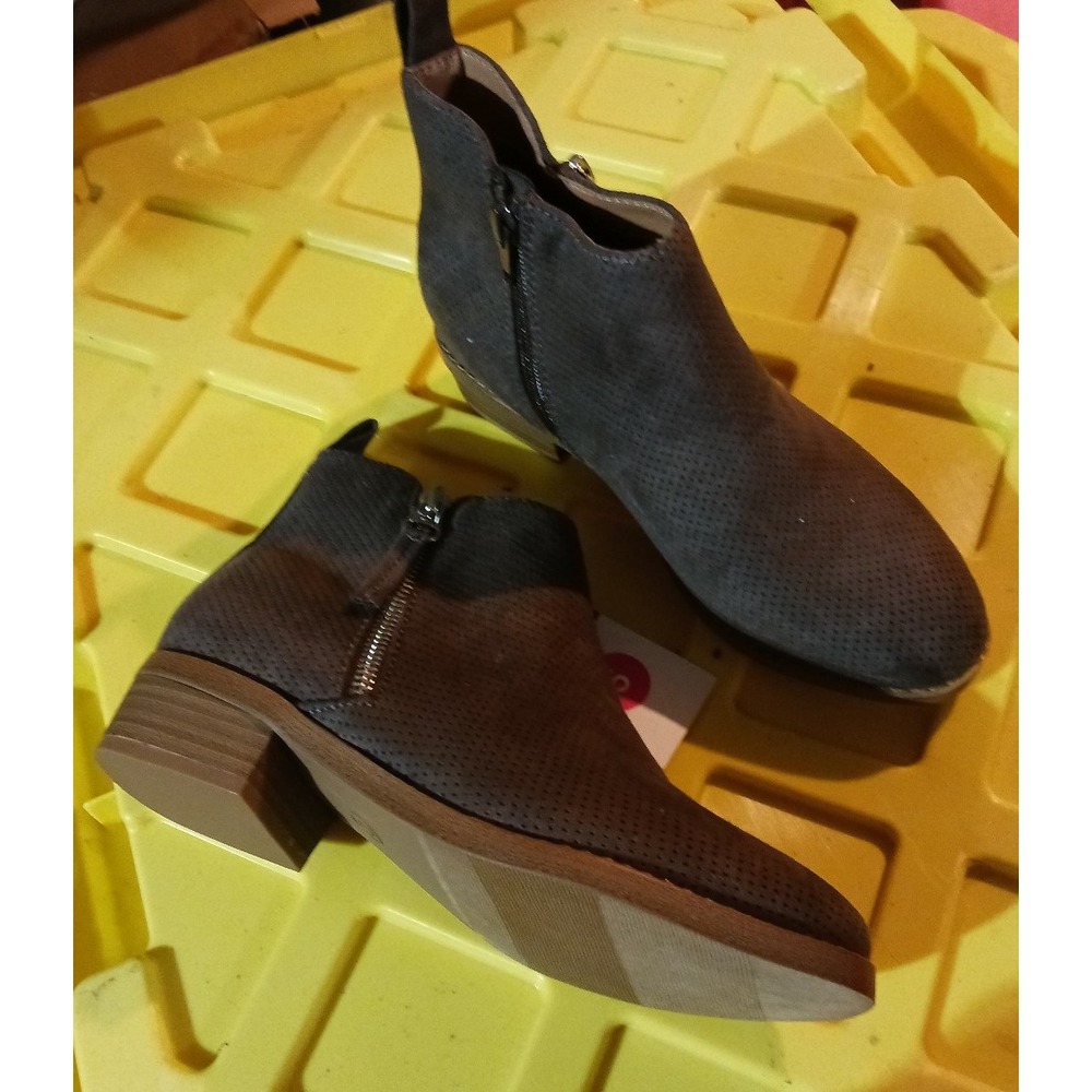 NEW Universal Thread Dark Grey Suede Zippered Booties, Size 5